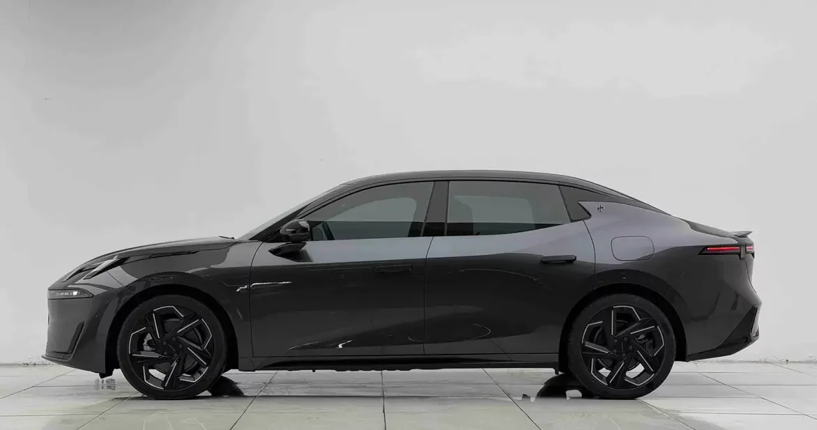 Lynk & Co 07 EM-P