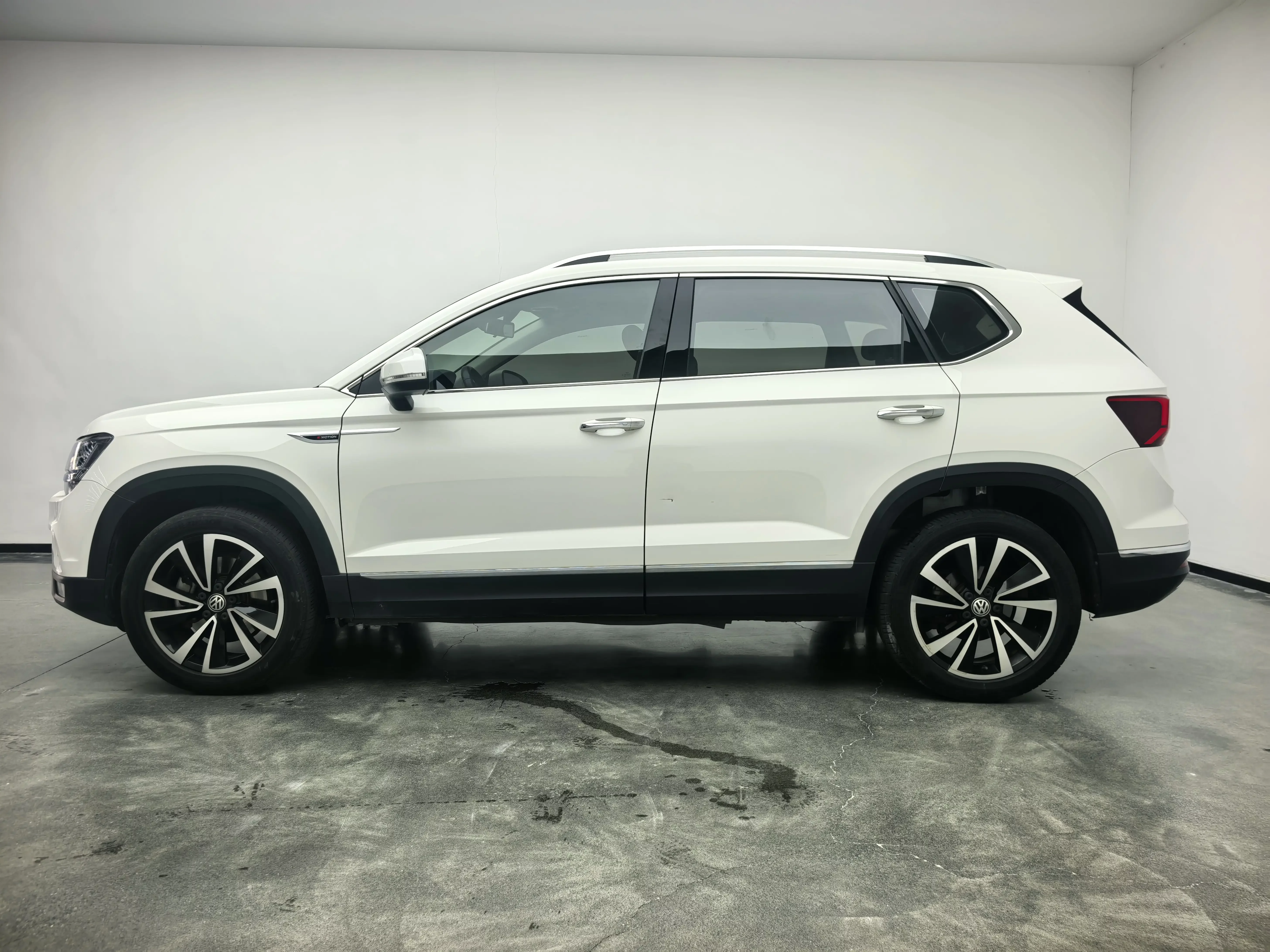 Volkswagen Tharu
