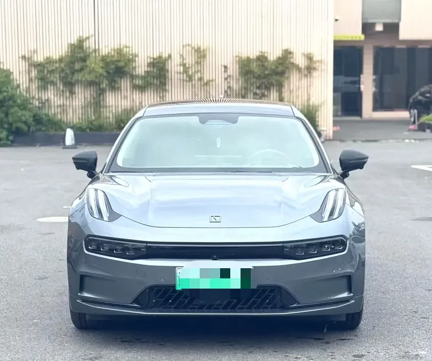 ZEEKR 001