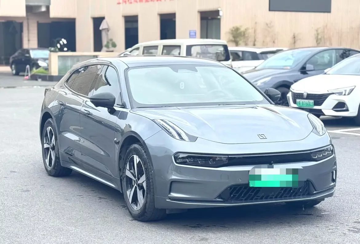 ZEEKR 001