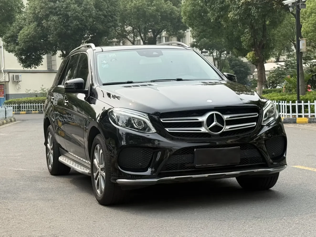 Mercedes-Benz GLE (Imported)