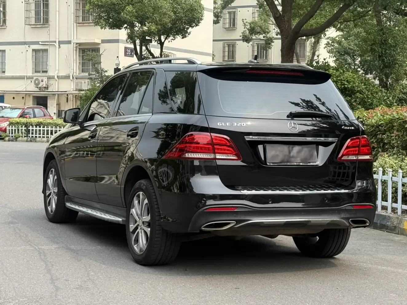 Mercedes-Benz GLE (Imported)