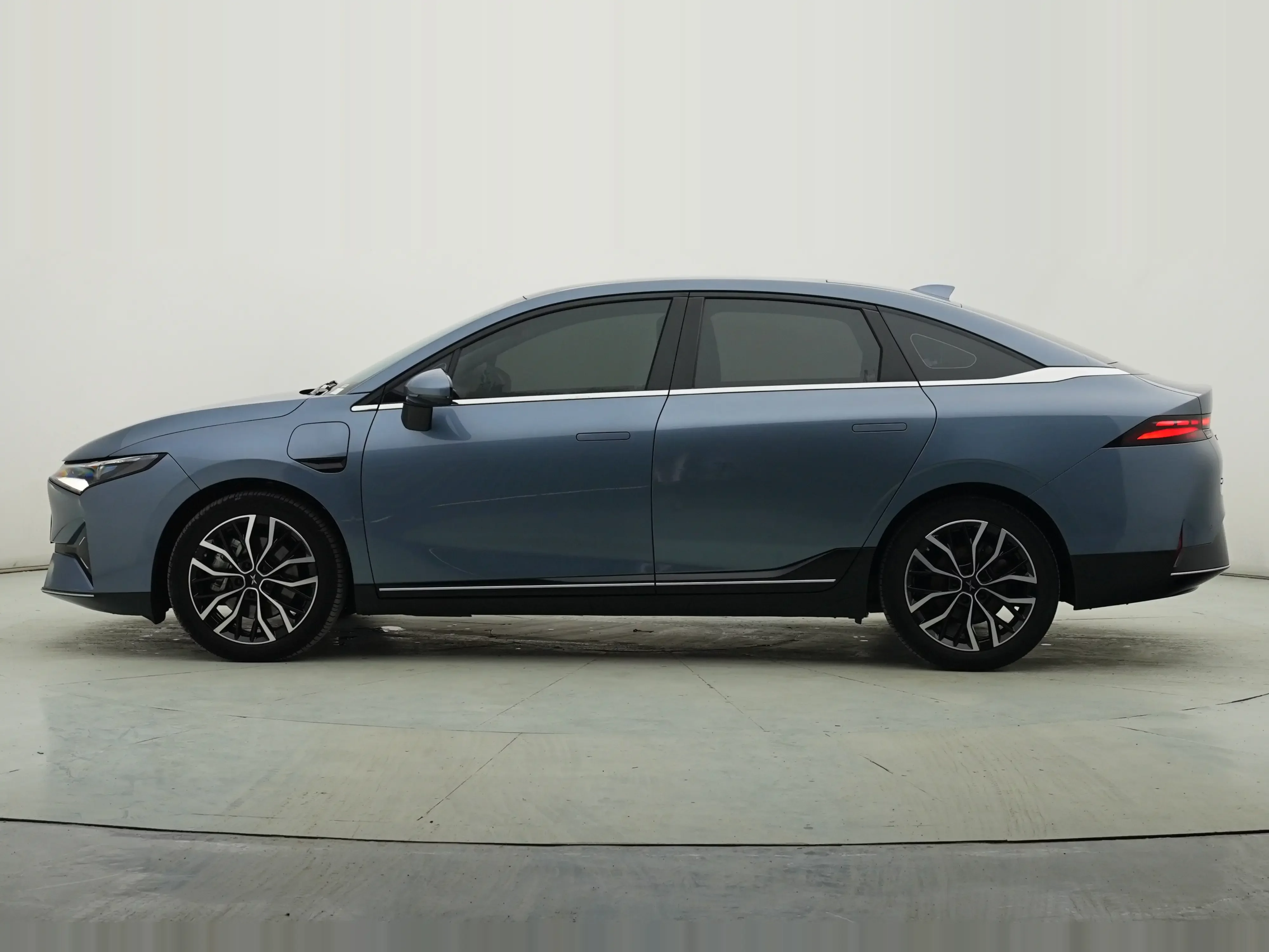 Xpeng P5
