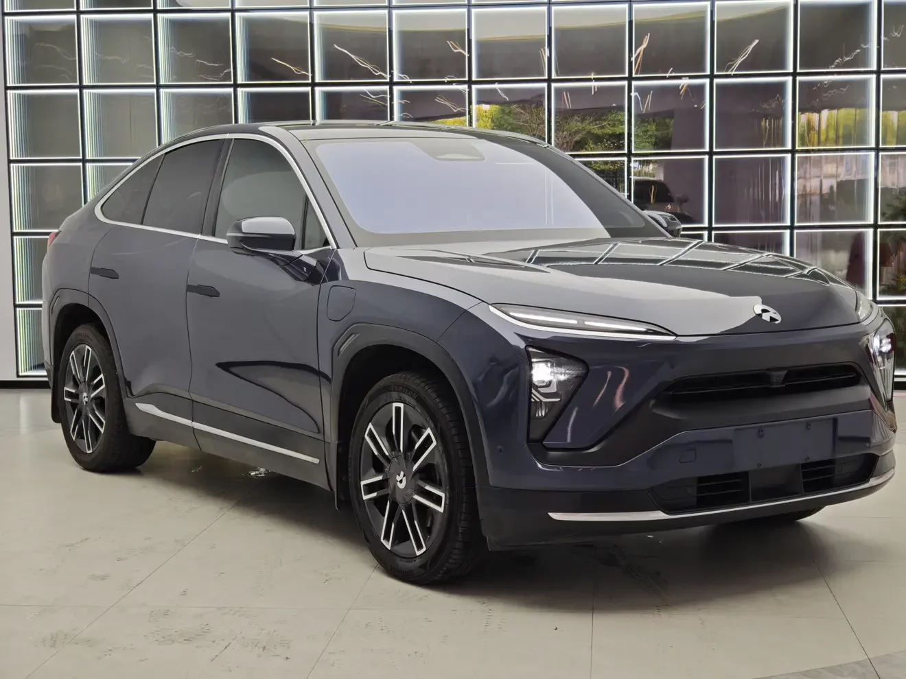 NIO ES6