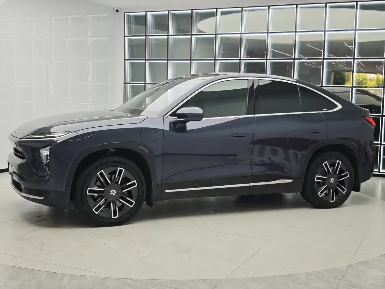 NIO ES6