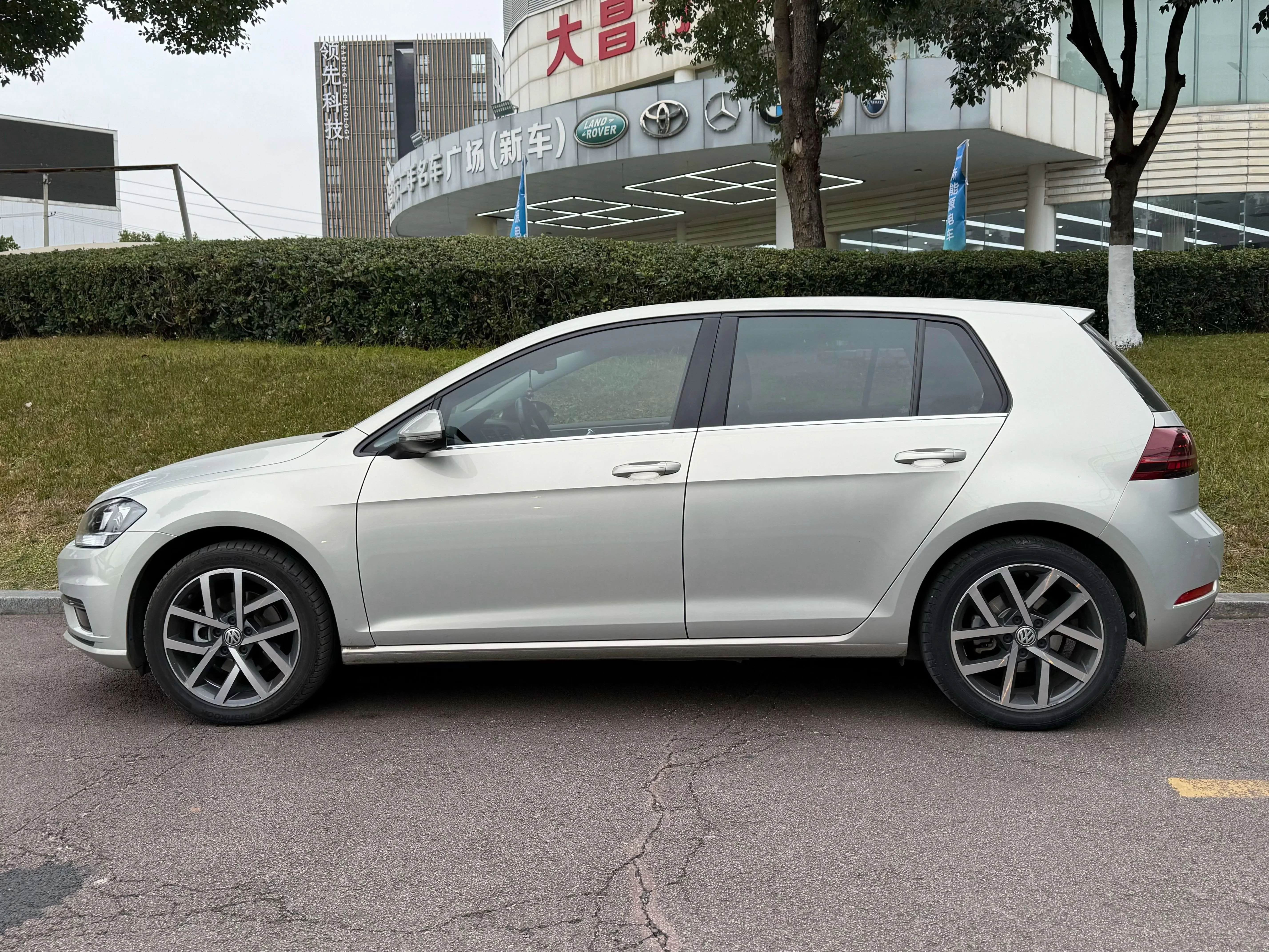 Volkswagen golf