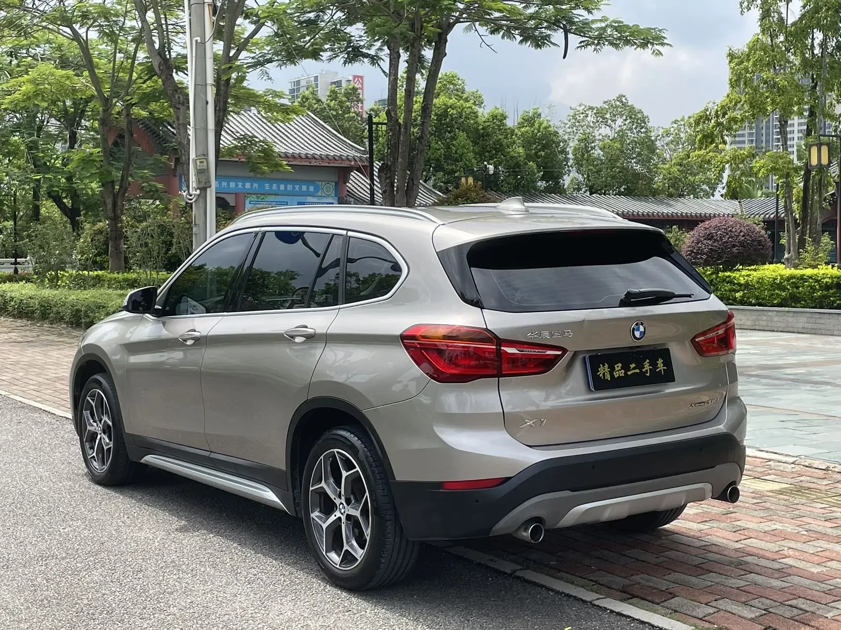 BMW X1