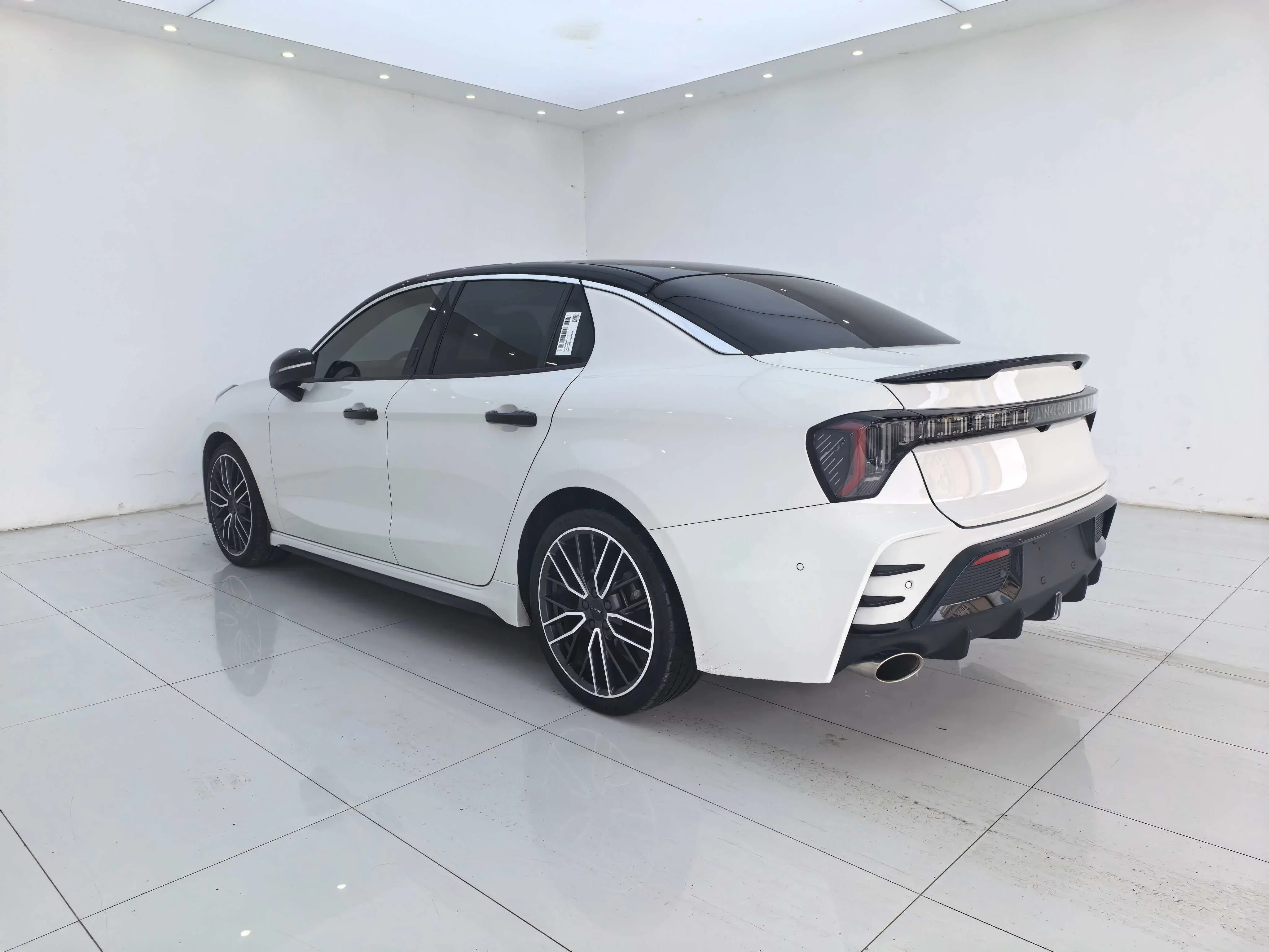 Lynk & Co 03