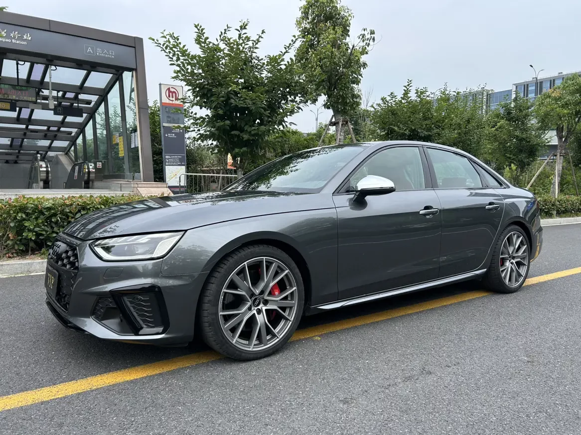 Audi S4