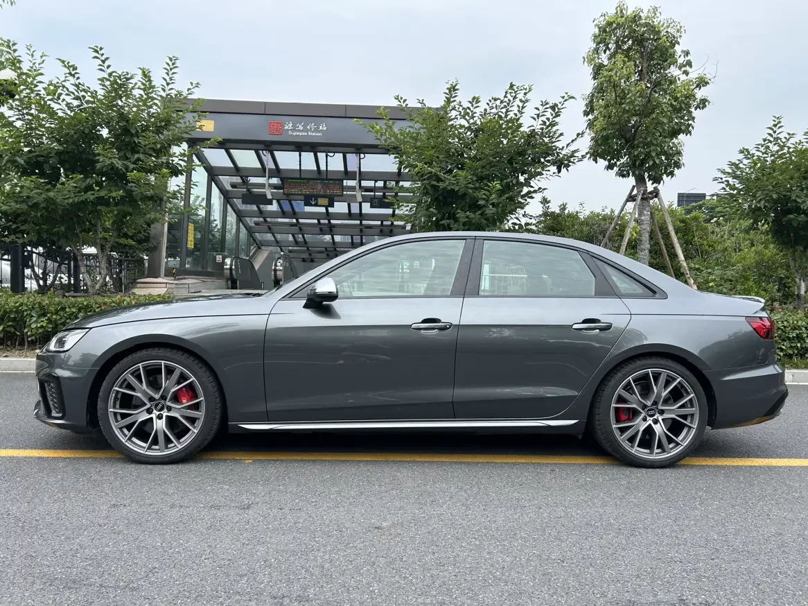 Audi S4