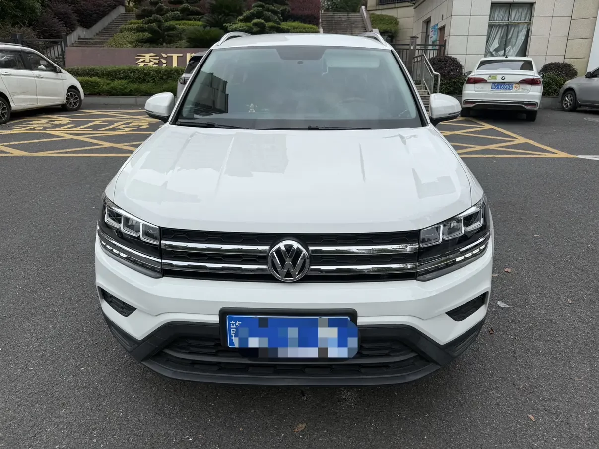 Volkswagen Tharu