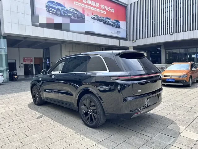 Lixiang L8