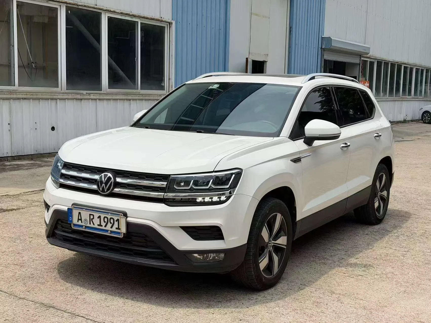 Volkswagen Tharu