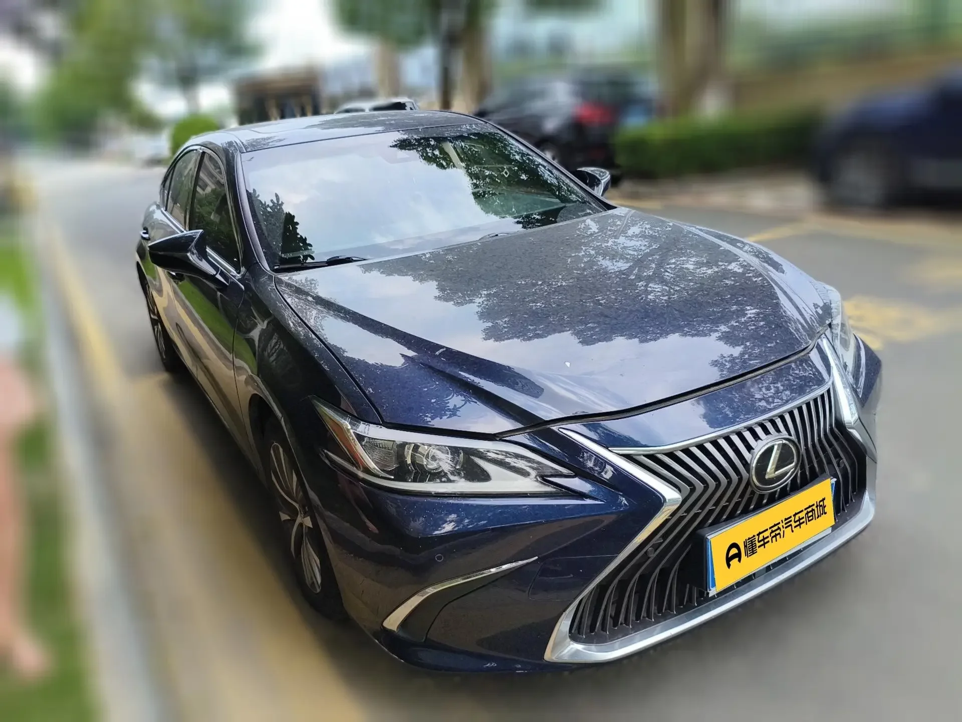 Lexus ES