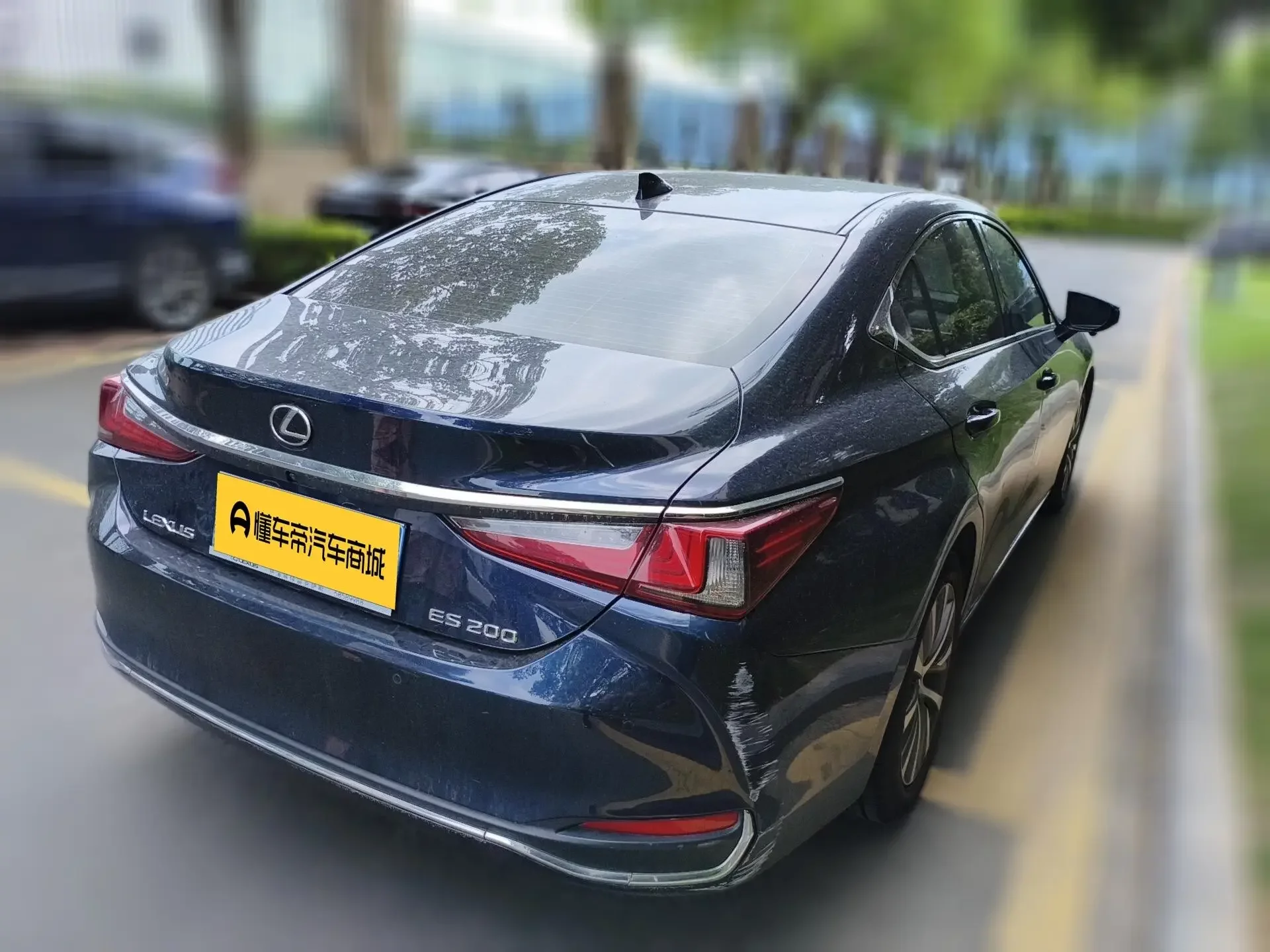 Lexus ES