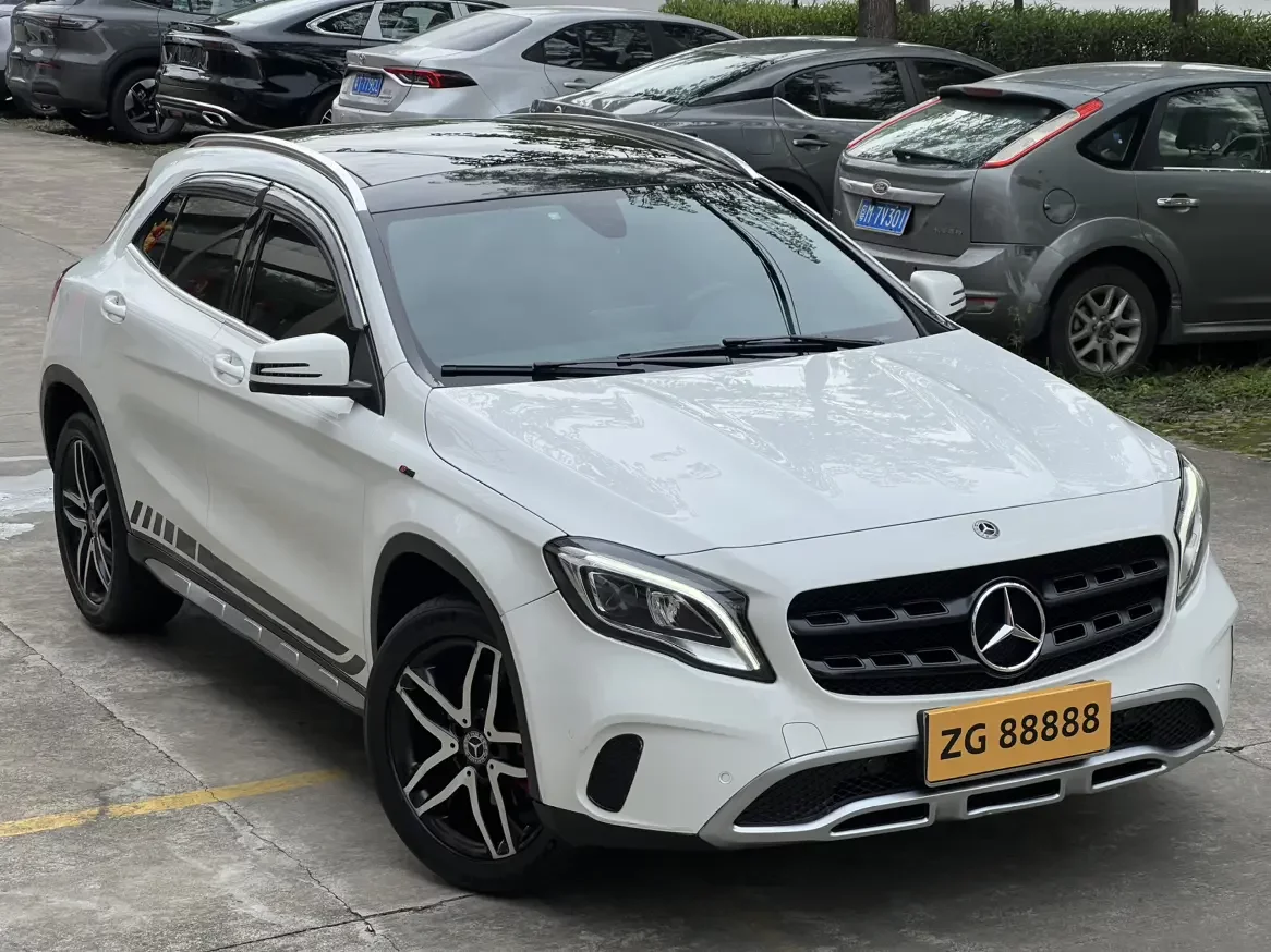 Mercedes-Benz GLA
