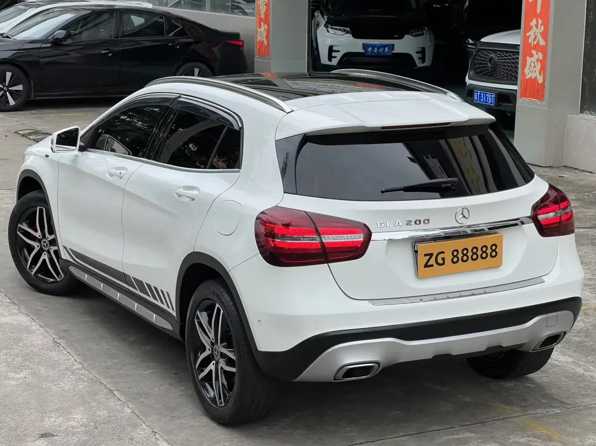 Mercedes-Benz GLA