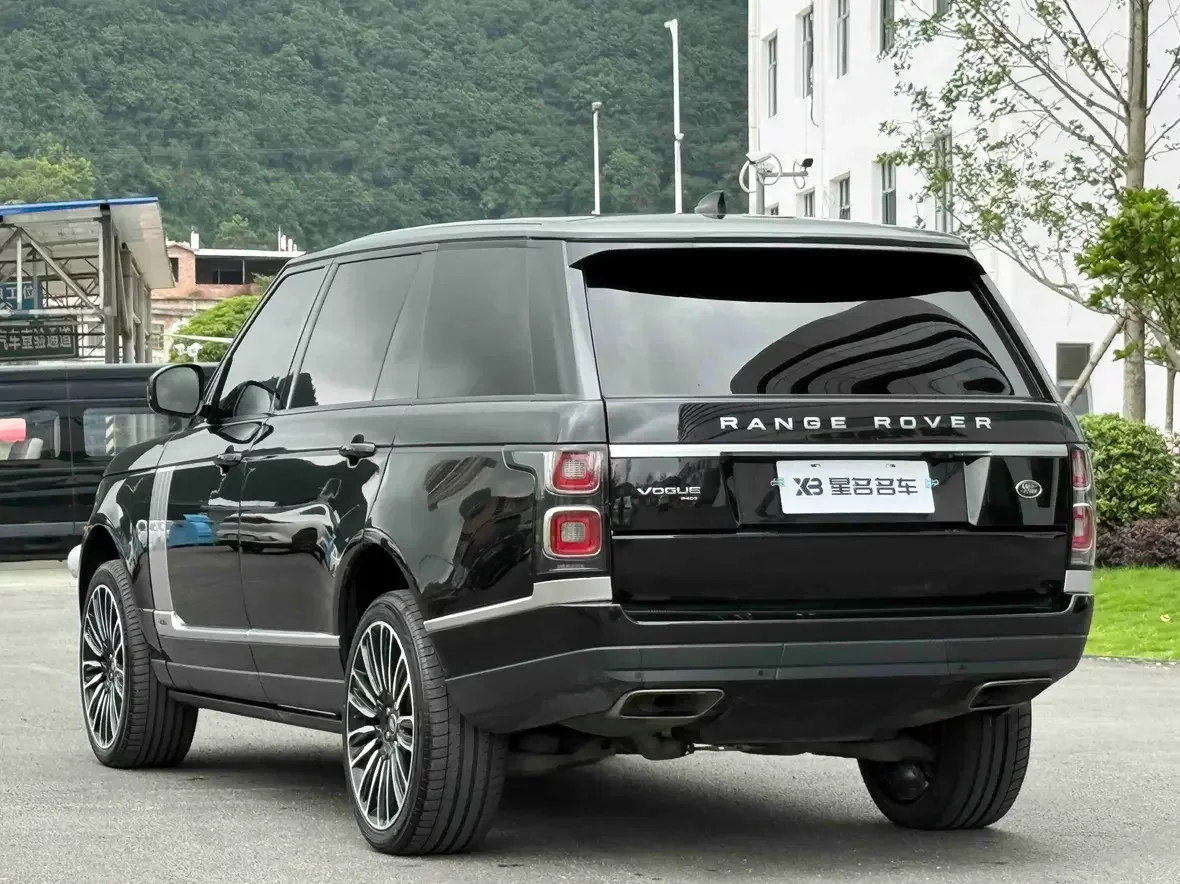 Land Rover range rover