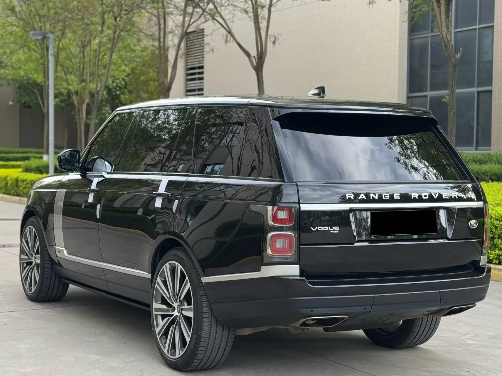 Land Rover range rover