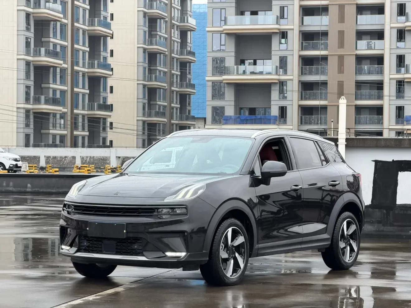 Lynk & Co 06
