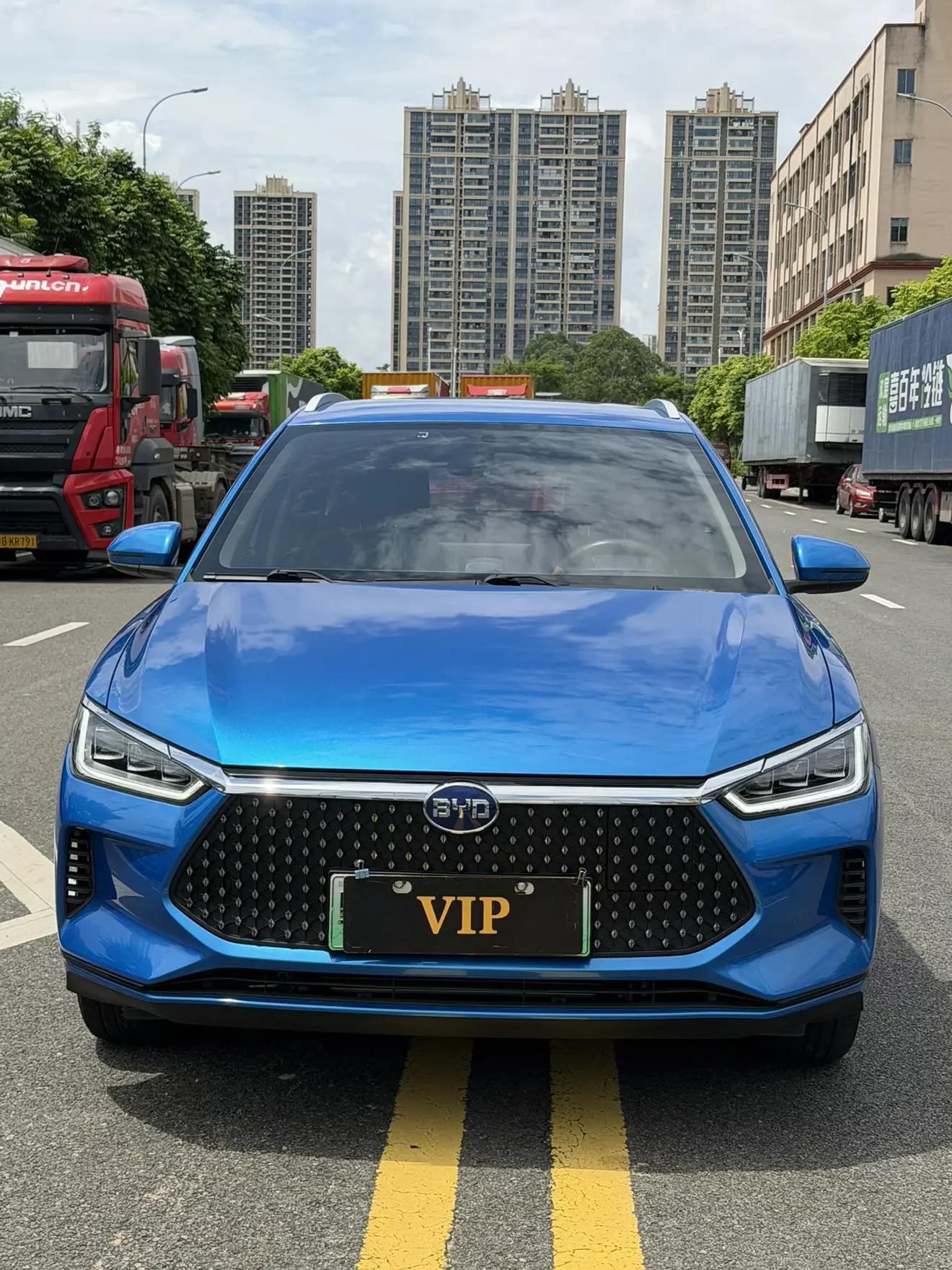 BYD e2