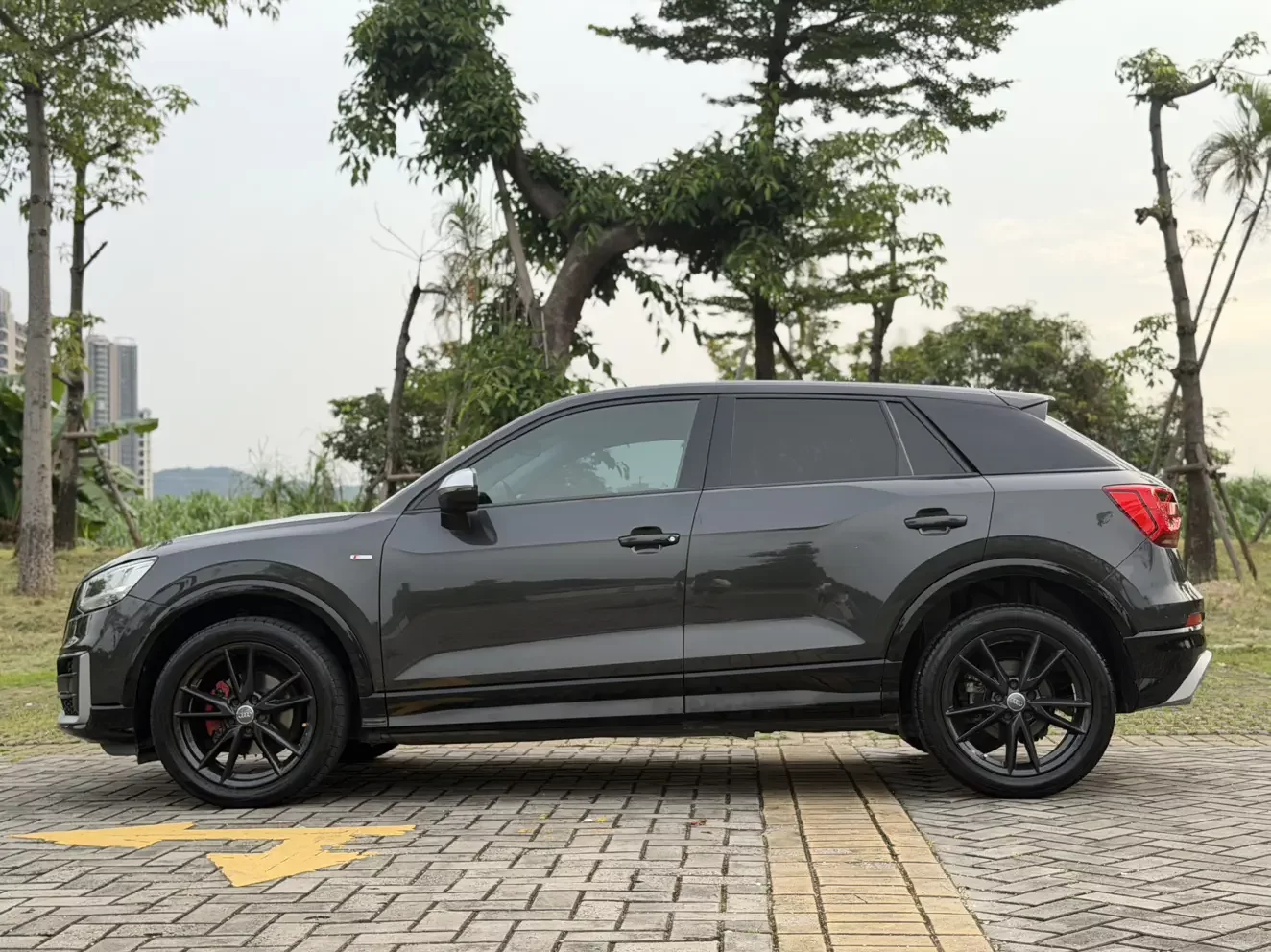 Audi Q2L