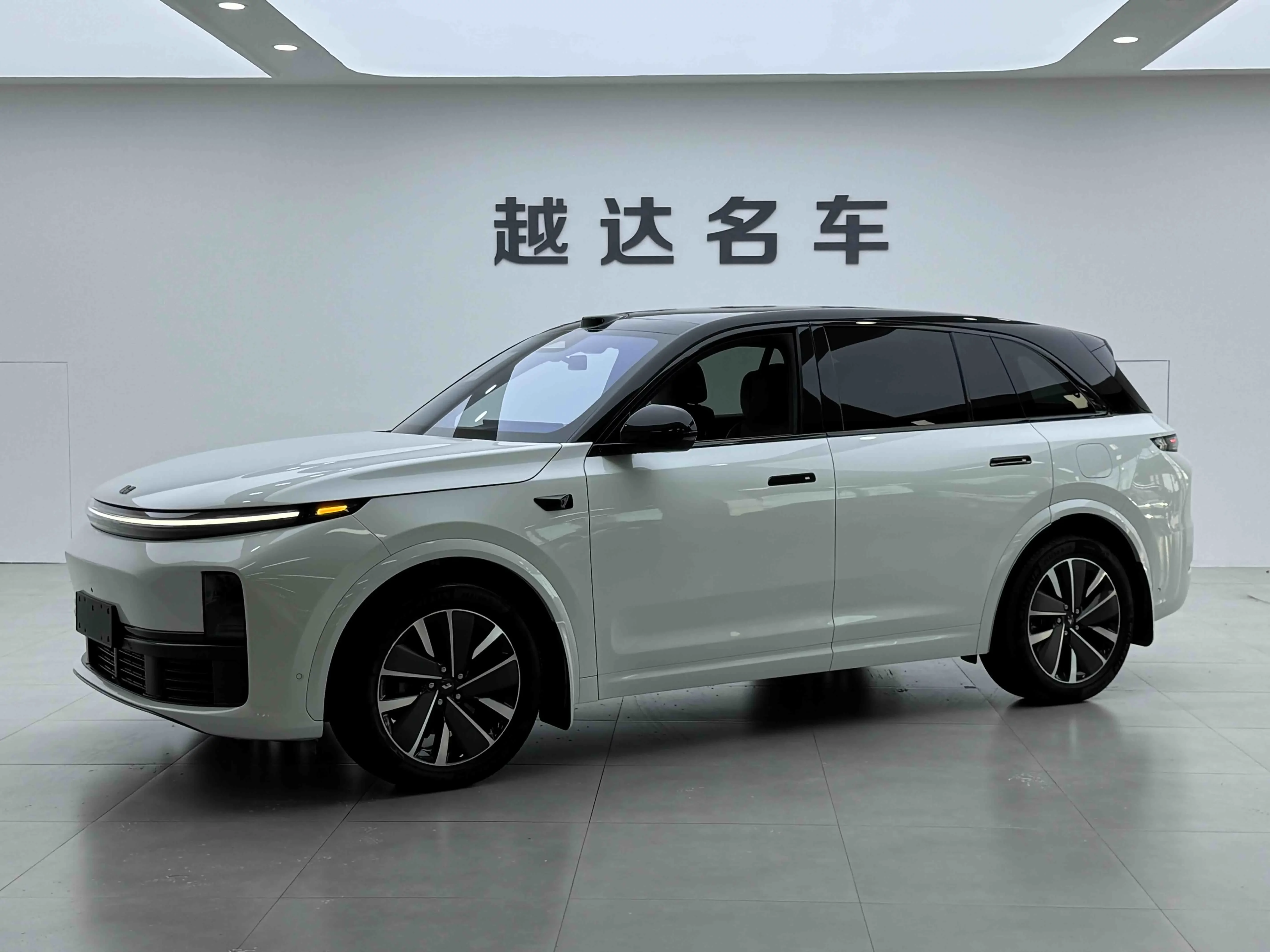 Lixiang L7