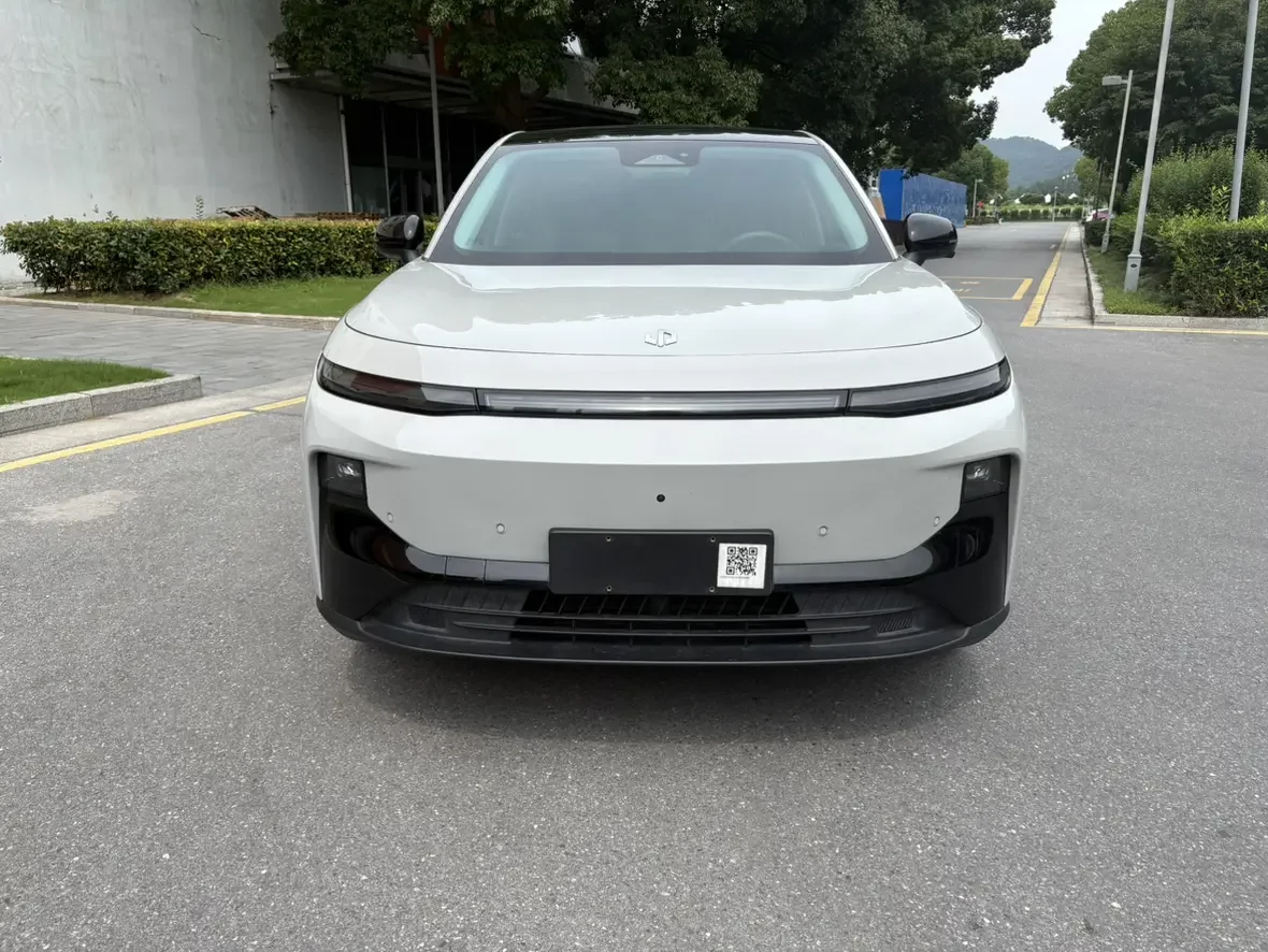 Leapmotor B10