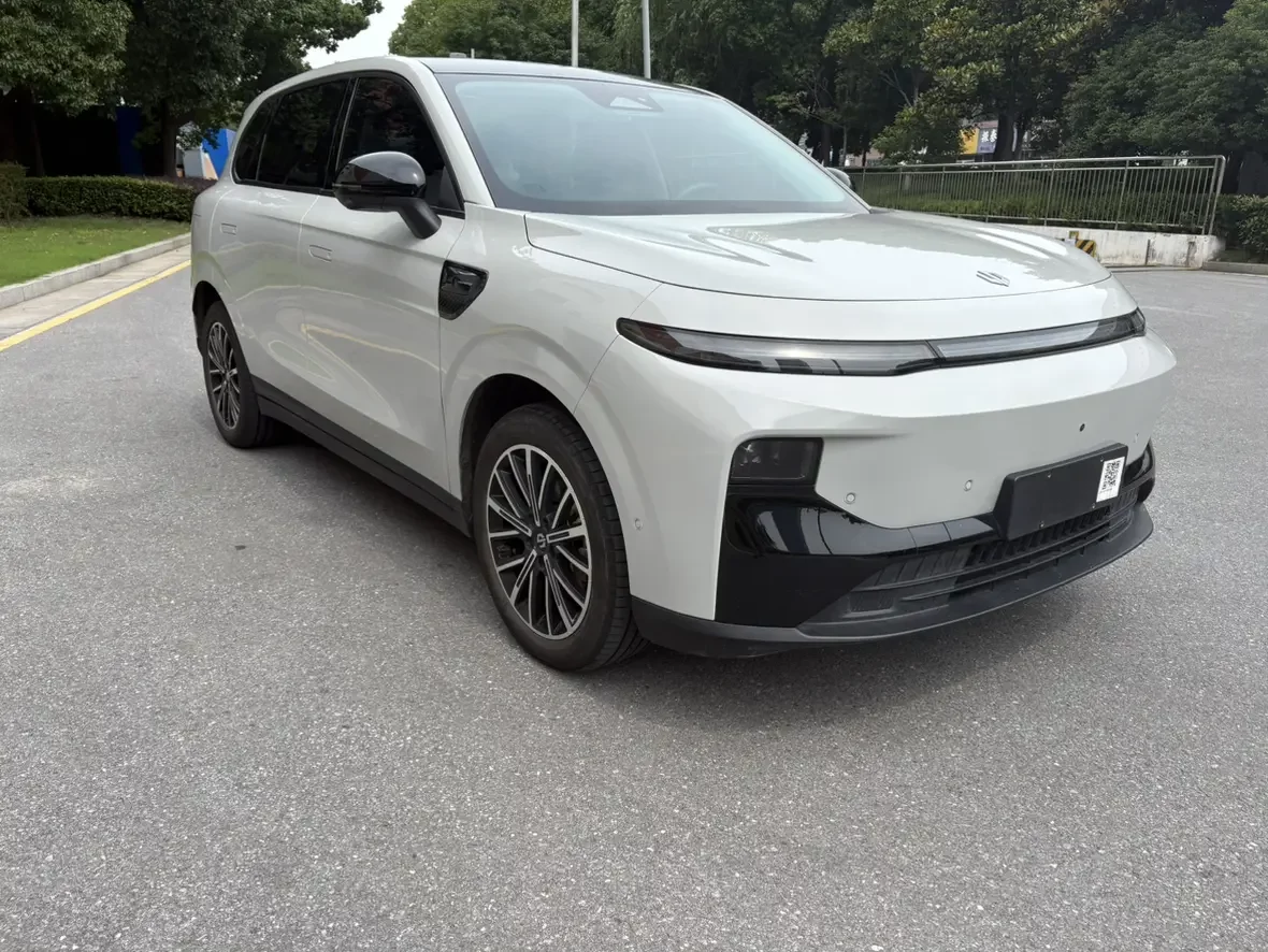 Leapmotor B10
