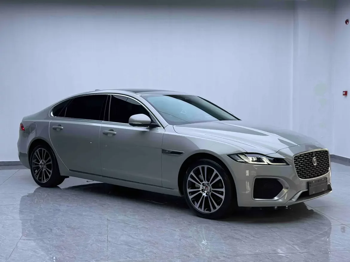 Jaguar XFL