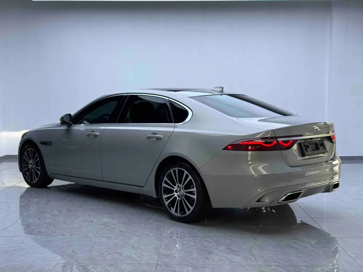 Jaguar XFL