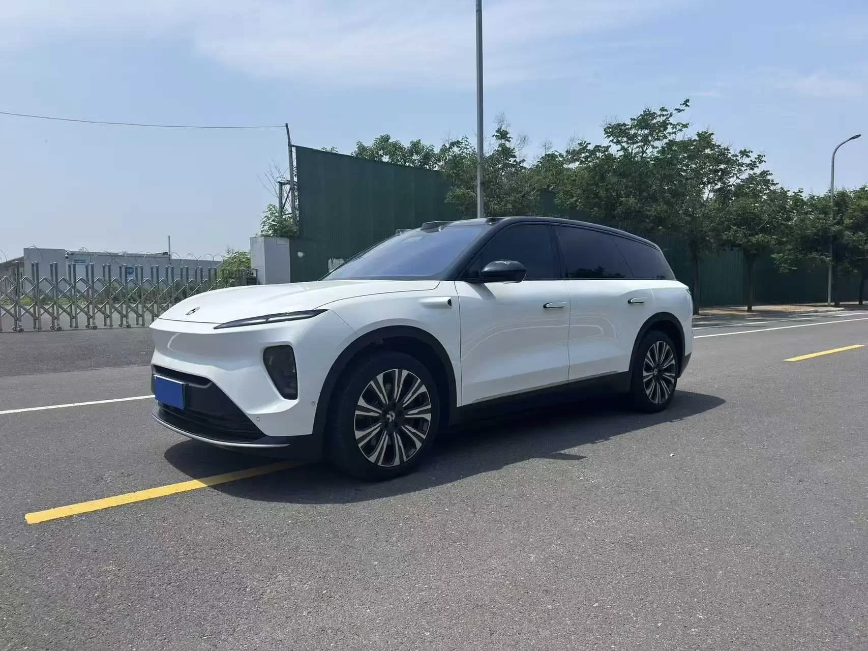 NIO ES8