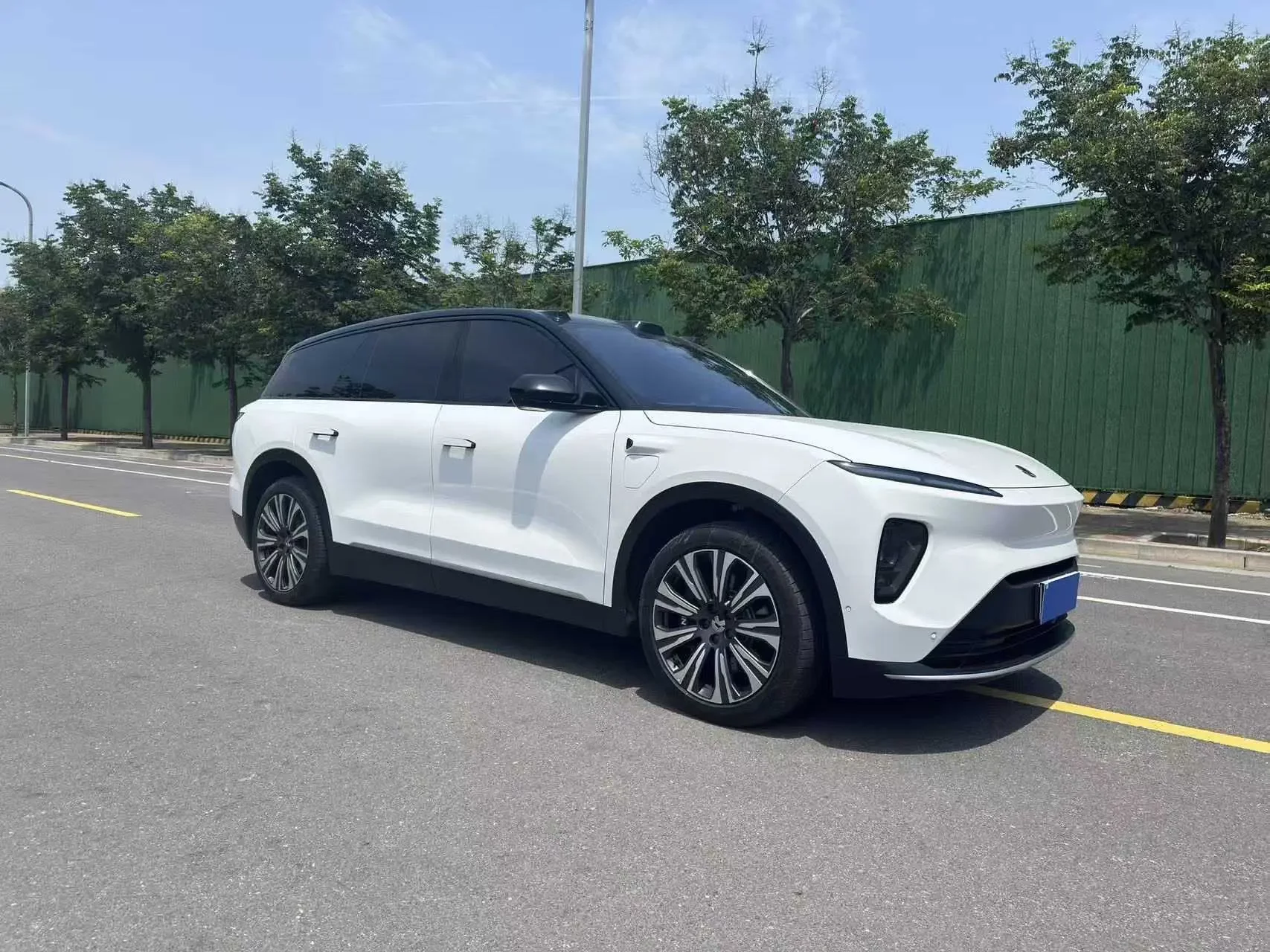 NIO ES8
