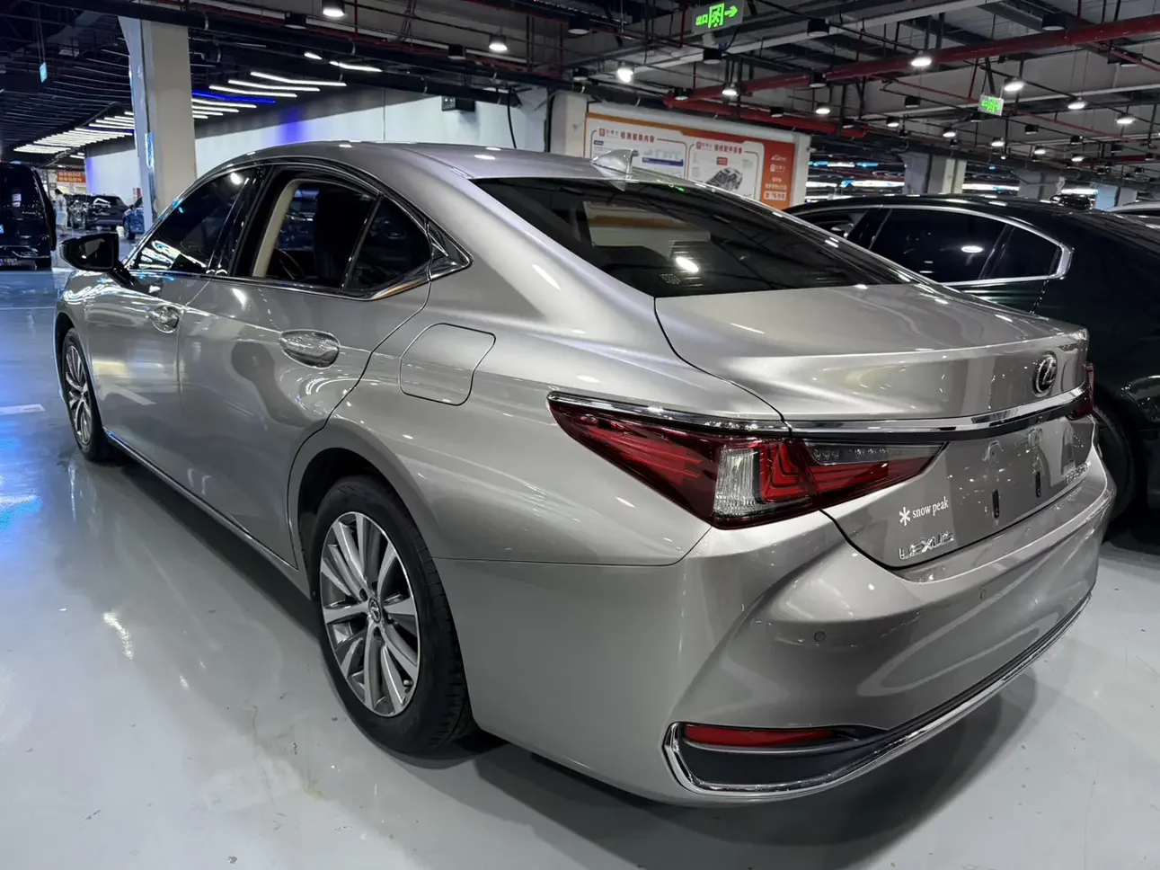 Lexus ES