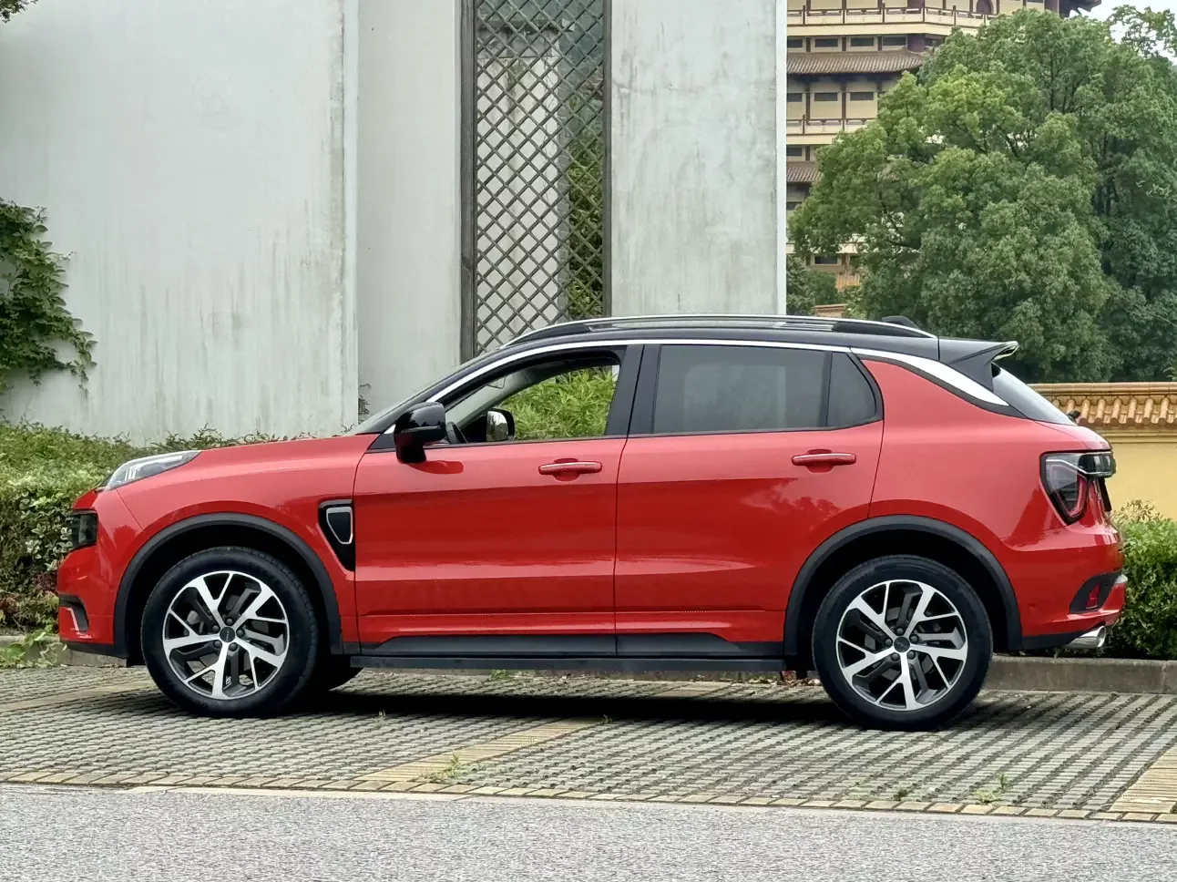 Lynk & Co 01