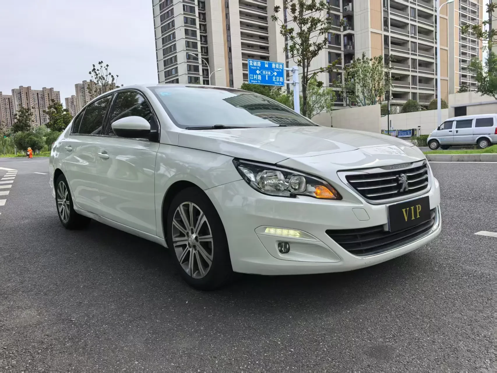 Peugeot 408