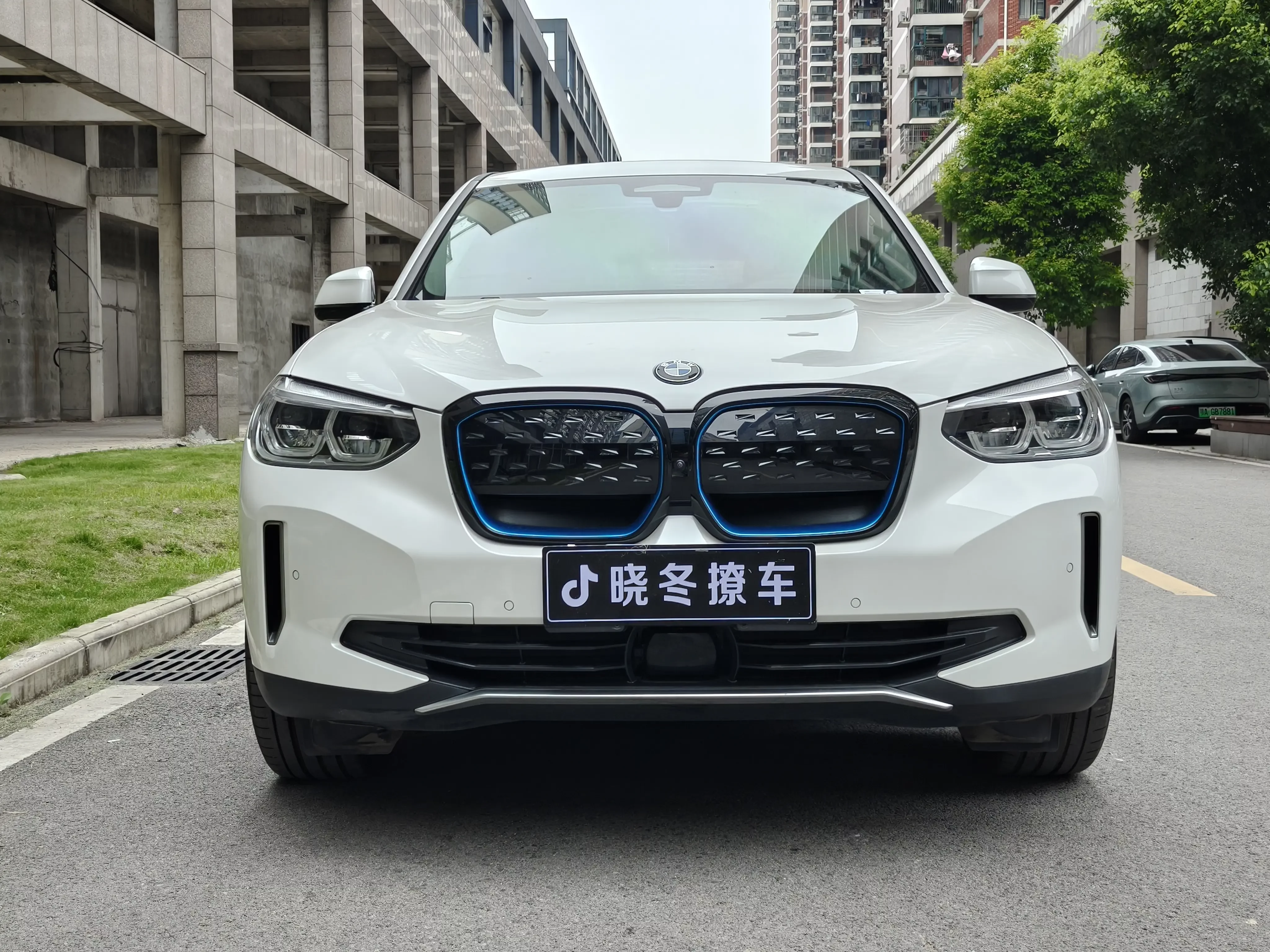 BMW iX3