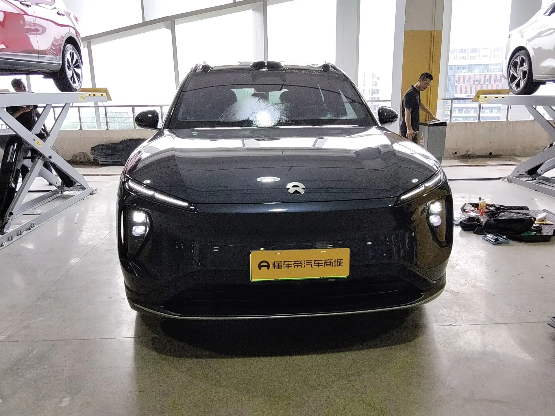 NIO ES6