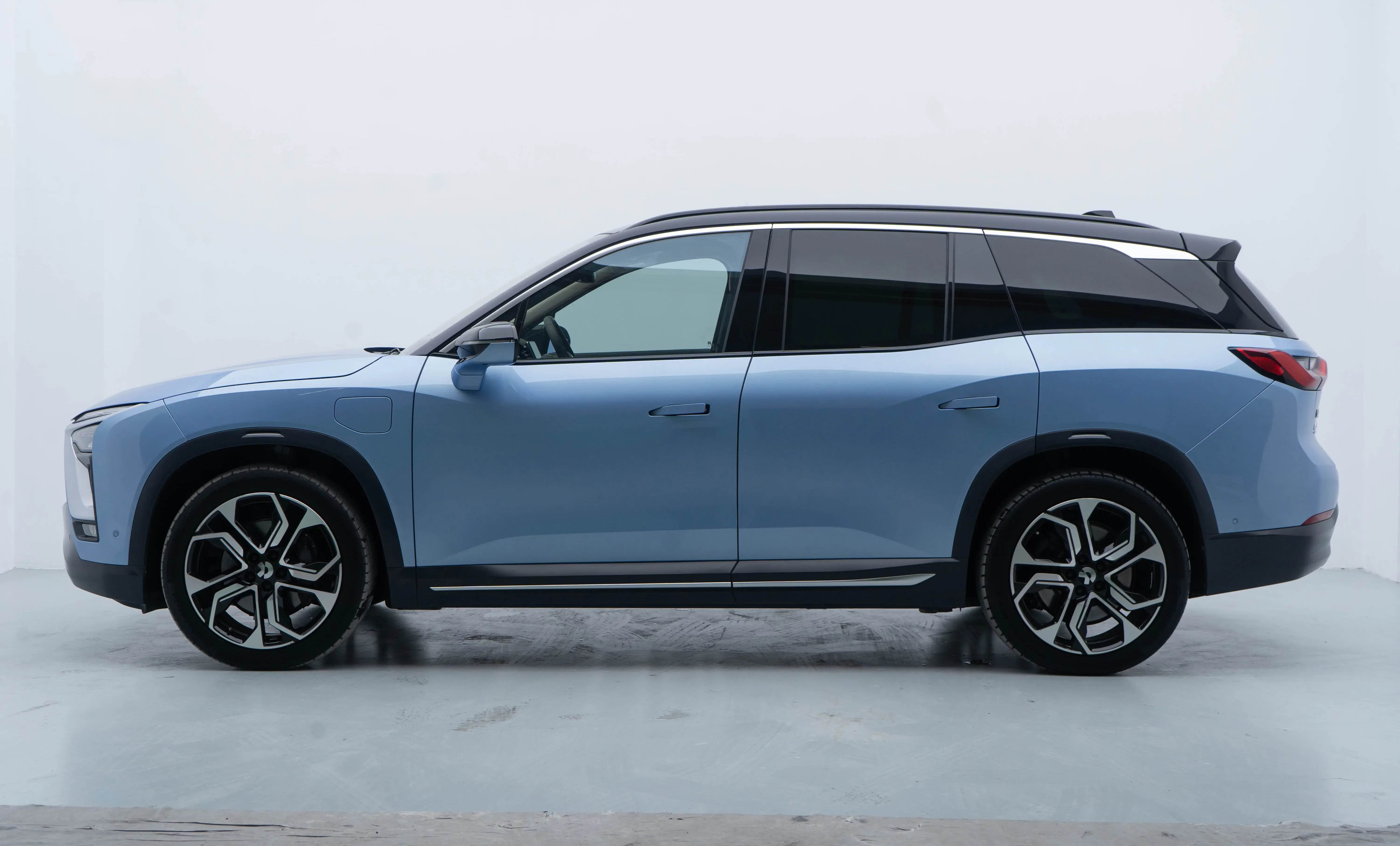 NIO ES8