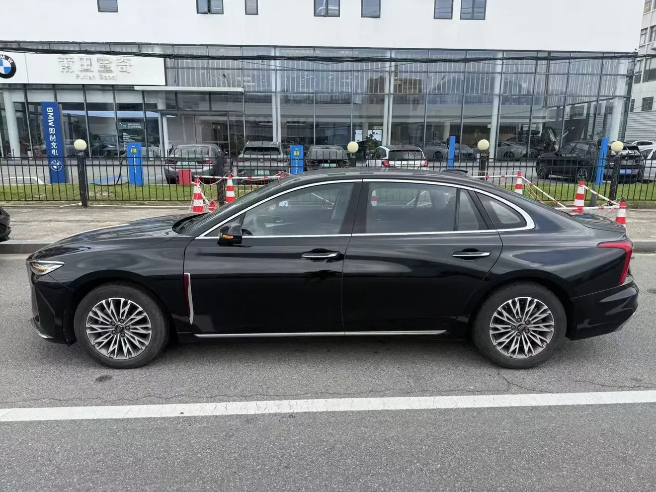 Hongqi H5