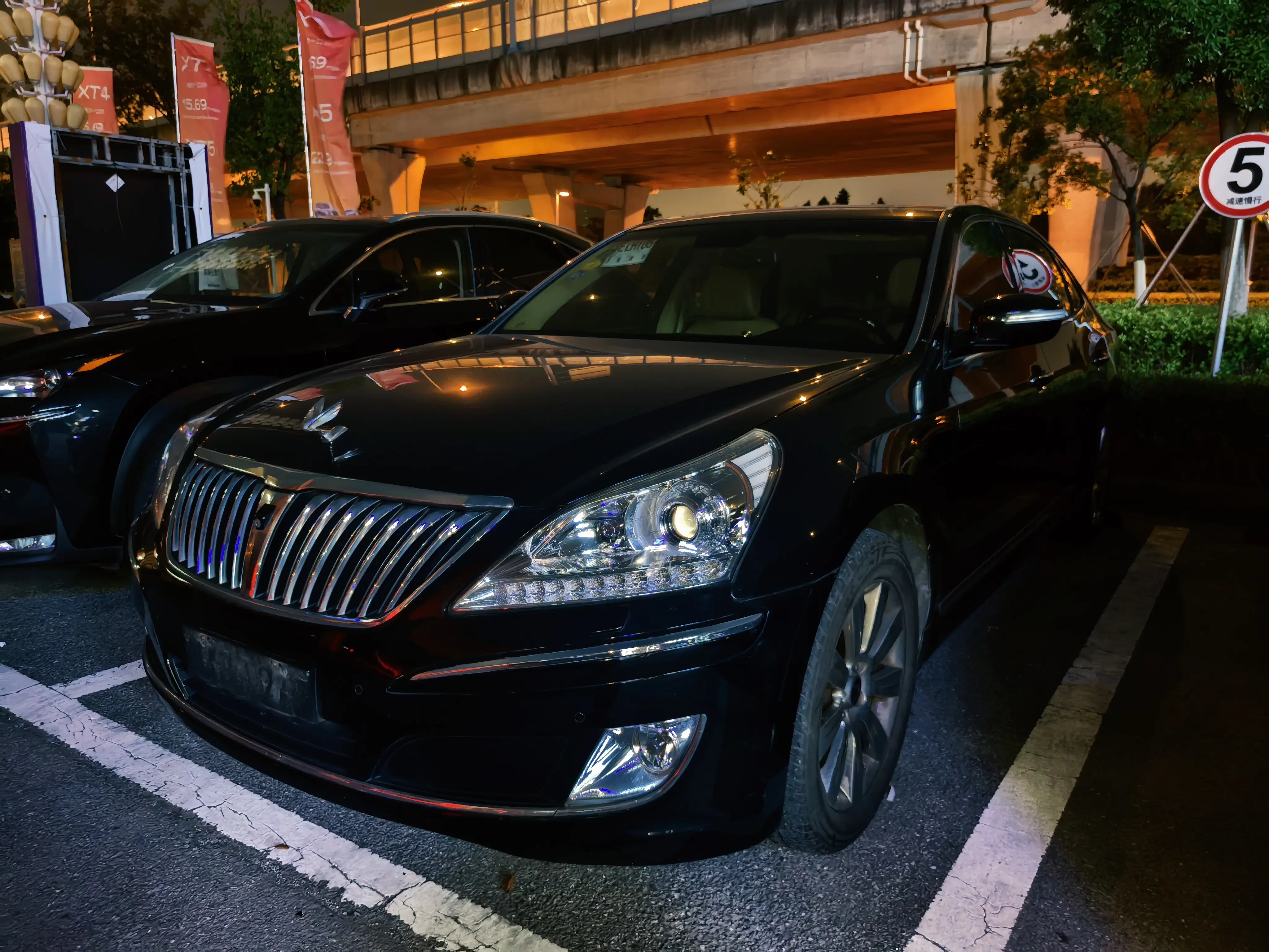 Hyundai Equus