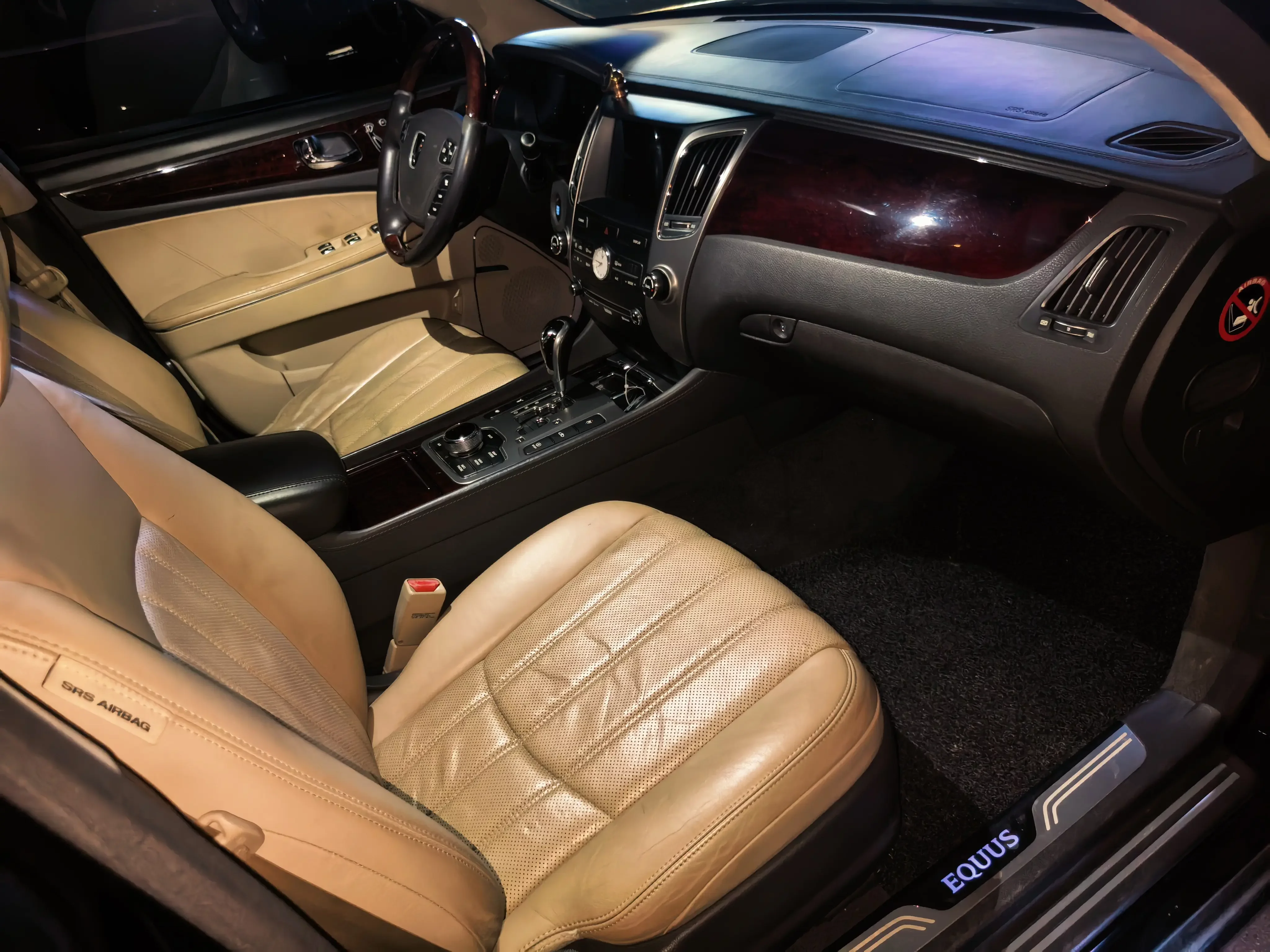 Hyundai Equus