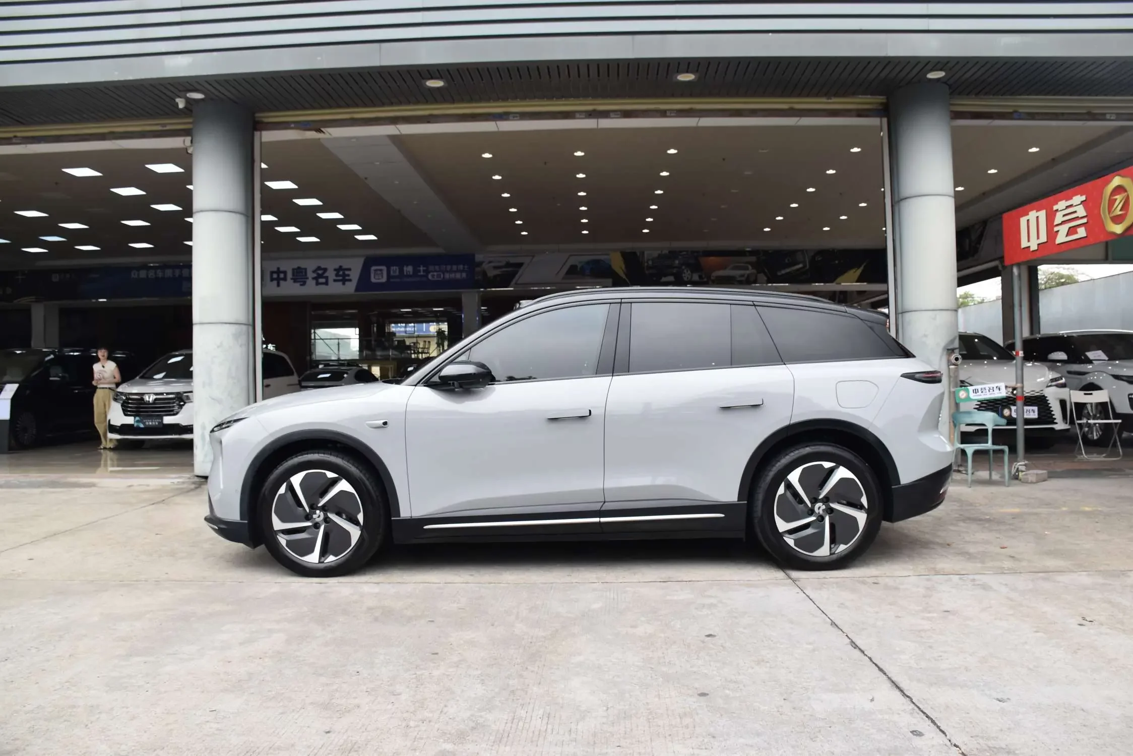 NIO ES6