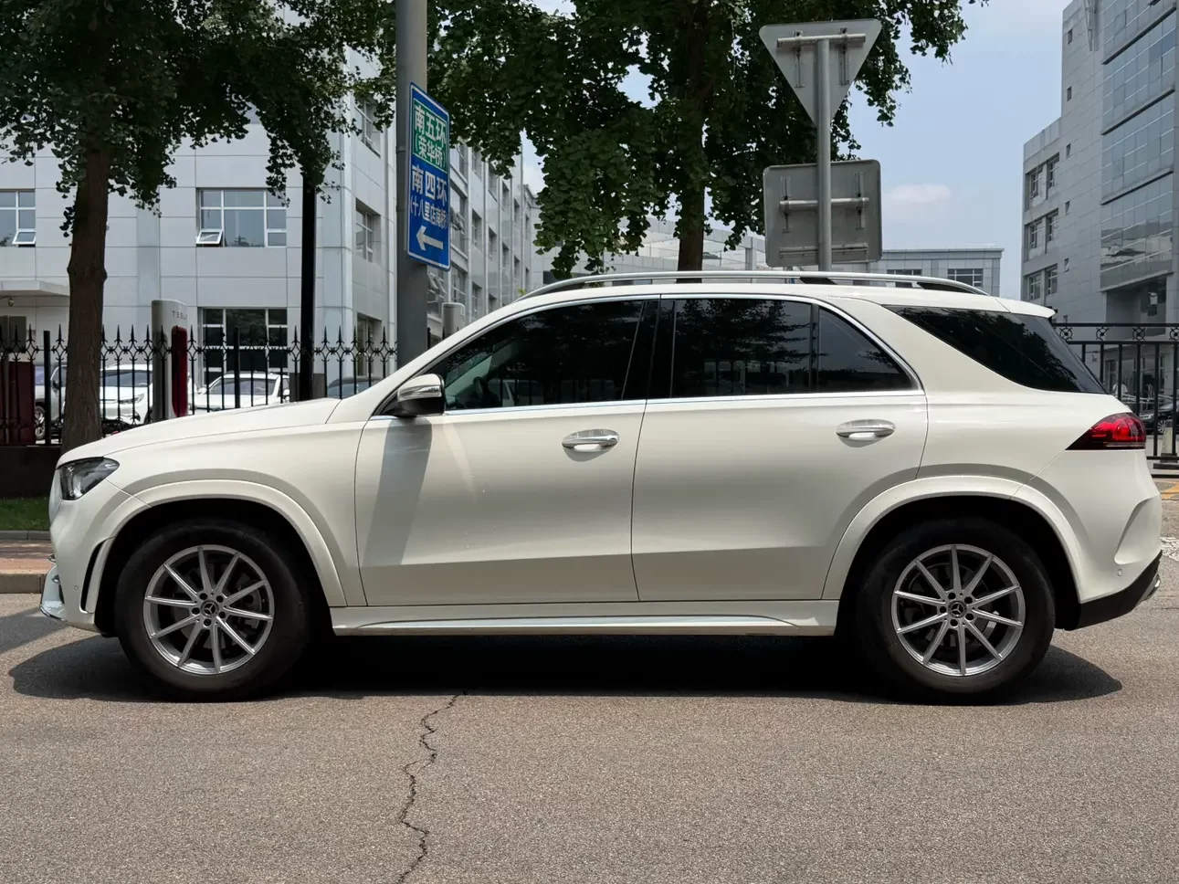 Mercedes-Benz GLE (Imported)