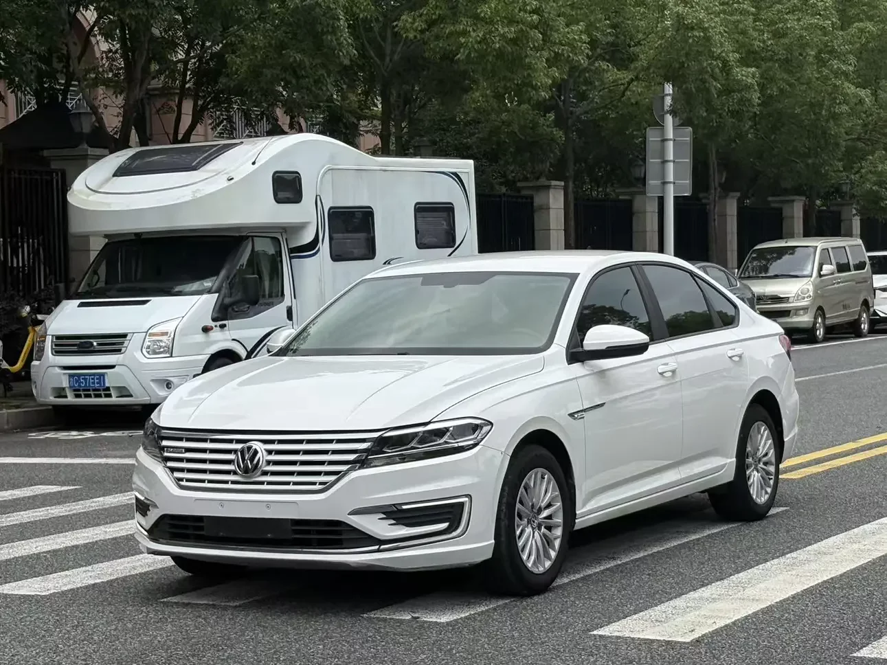 Volkswagen Lavida pure electric  из Китая