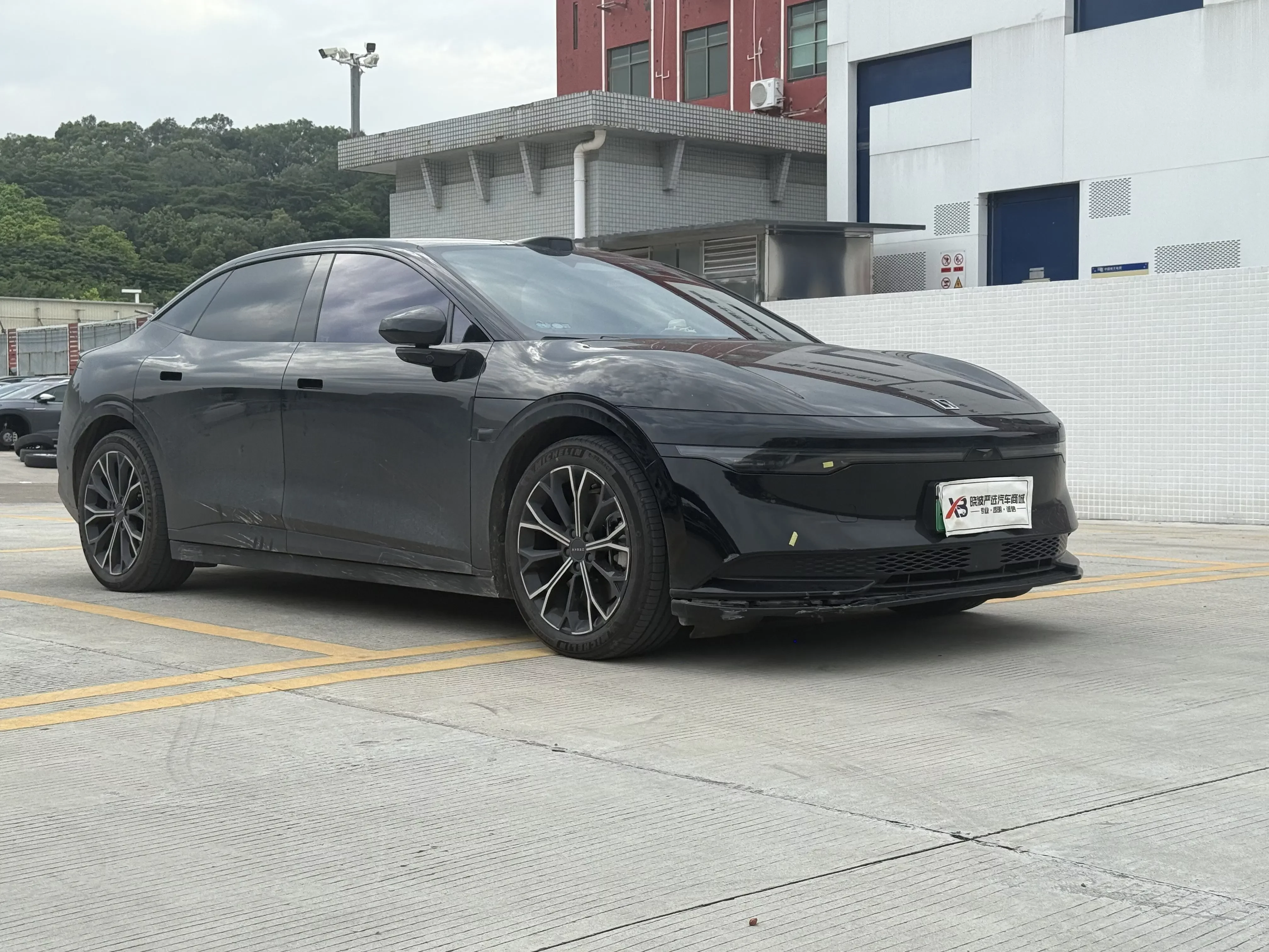 ZEEKR 007