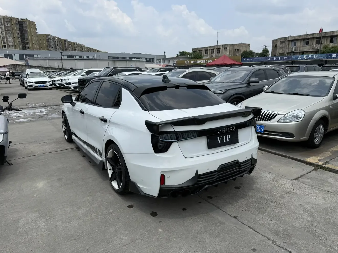 Lynk & Co 03
