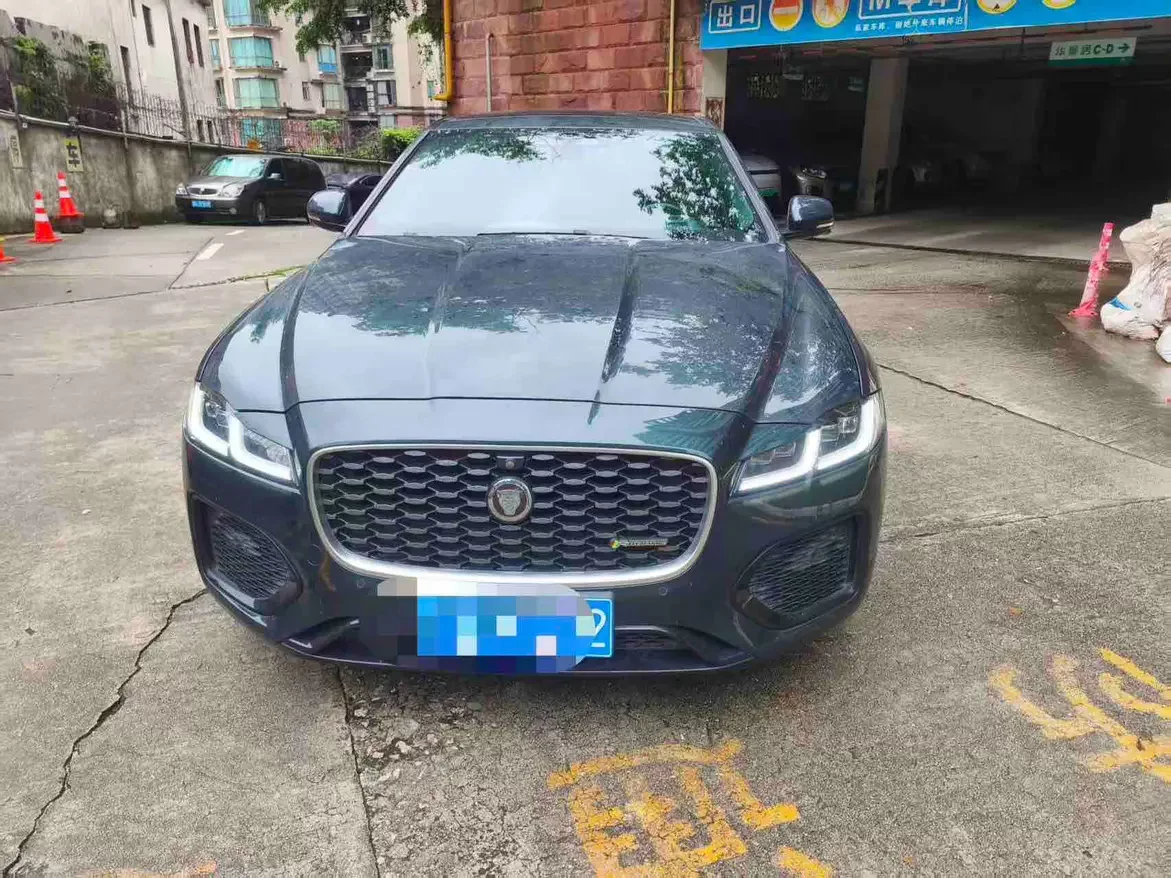 Jaguar XFL