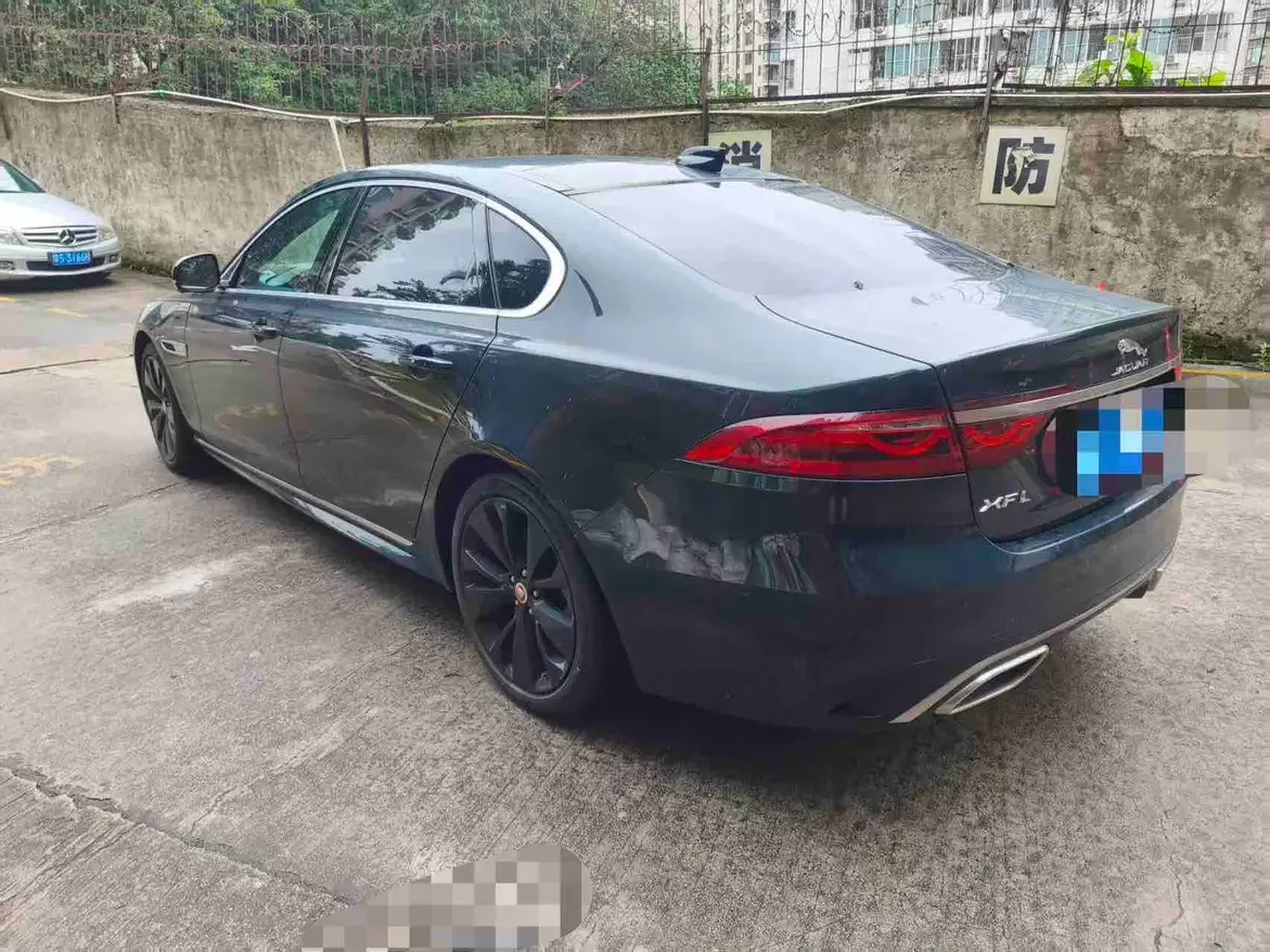 Jaguar XFL