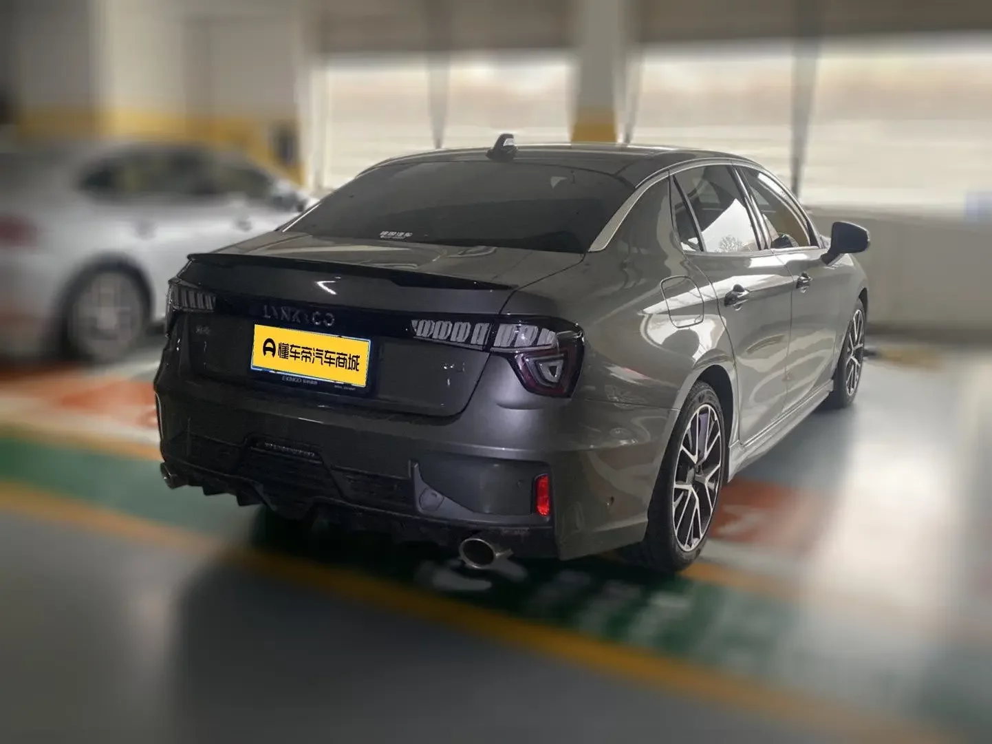 Lynk & Co 03